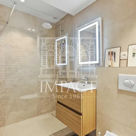 Ref 2021 -cannes Centre Croisette - For Rent