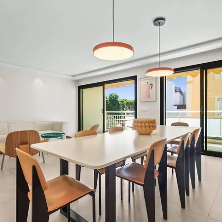 Ref 2021 -cannes Centre Croisette - For Rent