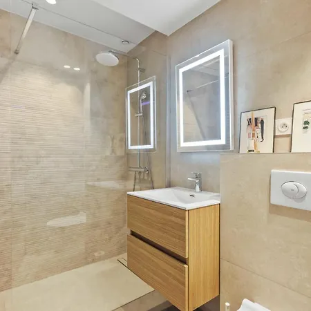 아파트 Ref 2021 -cannes Centre Croisette - For Rent