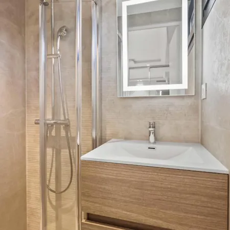 Ref 2021 -cannes Centre Croisette - For Rent 아파트 칸느